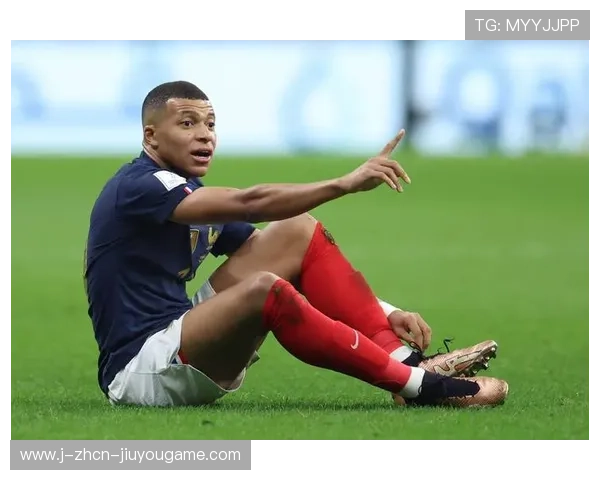 姆巴佩高速突破闪过两人射门得手